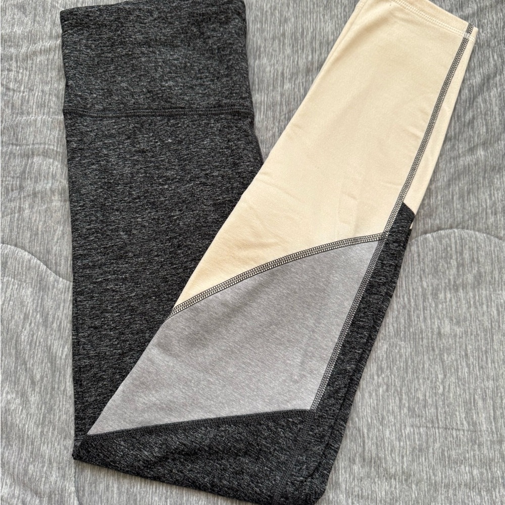 Old Navy active wear leggings with CozeCore lining Women’s size M
